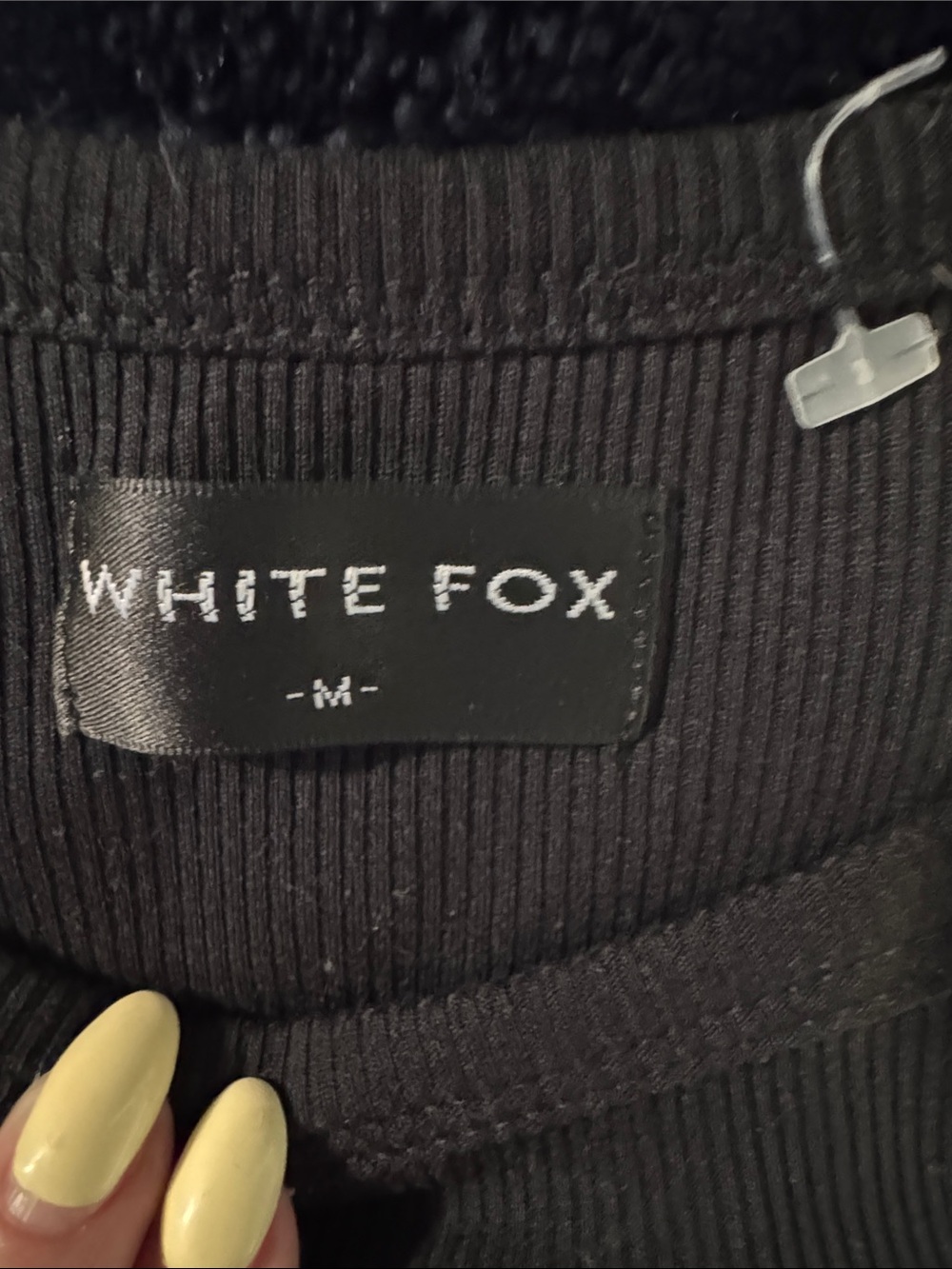 White Fox Ribbed Cropped Tank Top
Size Medium - Picture 3 of 3